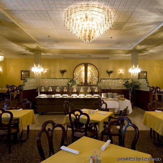 The Hotel Hot Springs Restaurant bilde